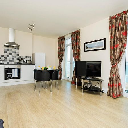 Sunny Beach Apartments Shanklin Exterior photo